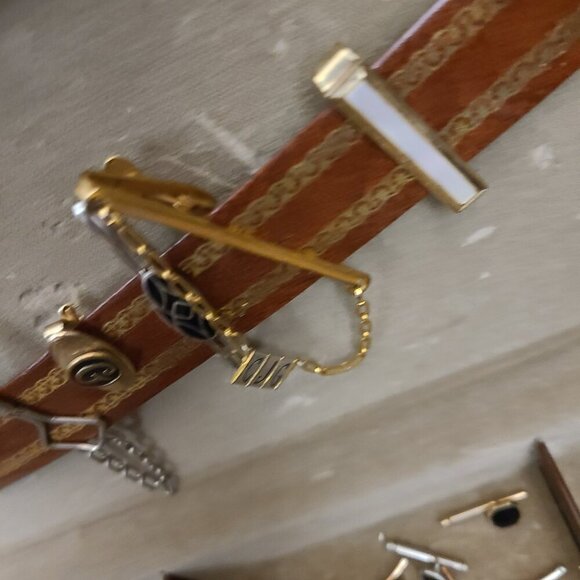 Vintage Brown with Gold Trim Swank Men's Jewelry Box with Mens Jewelry - Picture 6 of 16